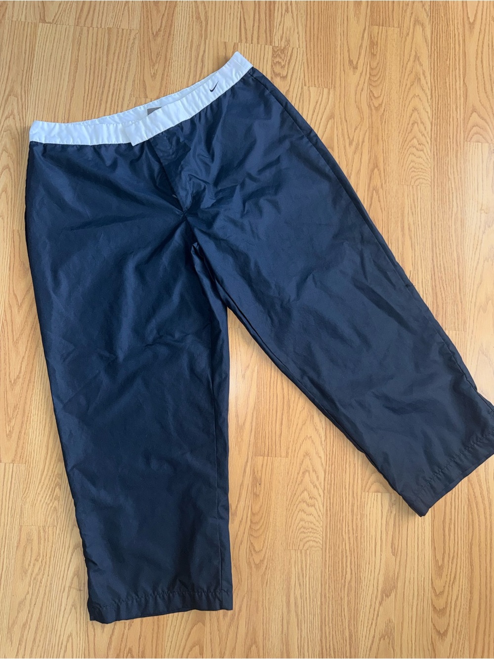 Nike Women’s L Navy Cropped Wind Pants Logo Waist Y2K